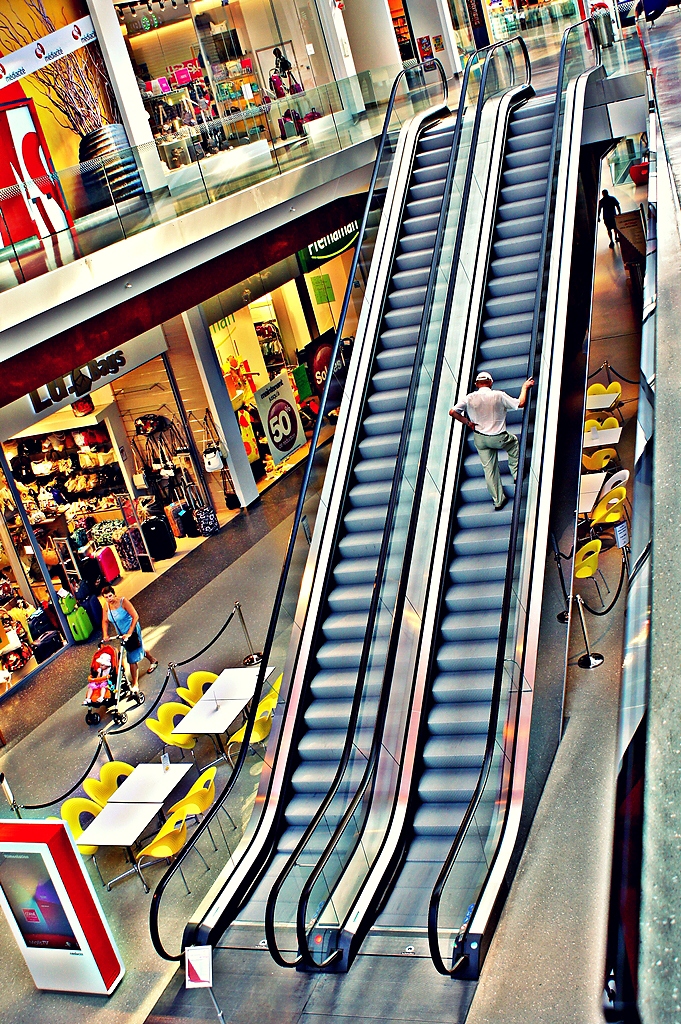 Escalator dans la Médiacité