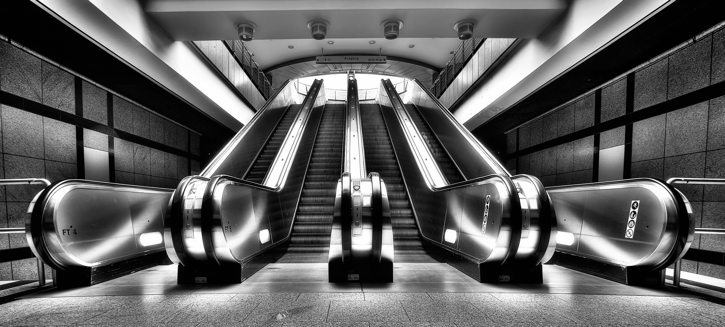 [escalators]