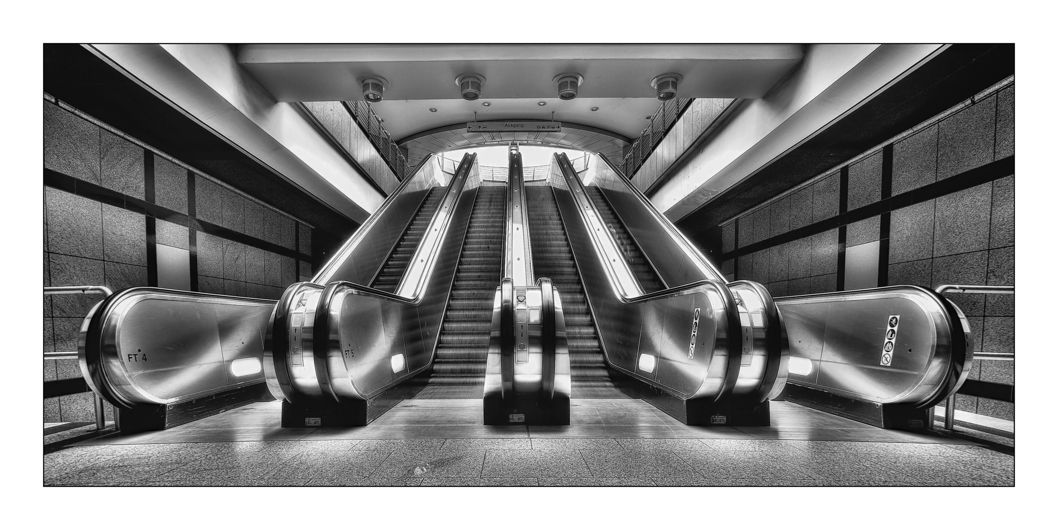 [escalators]