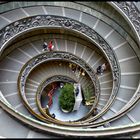 ESCALERA A LOS MUSEOS