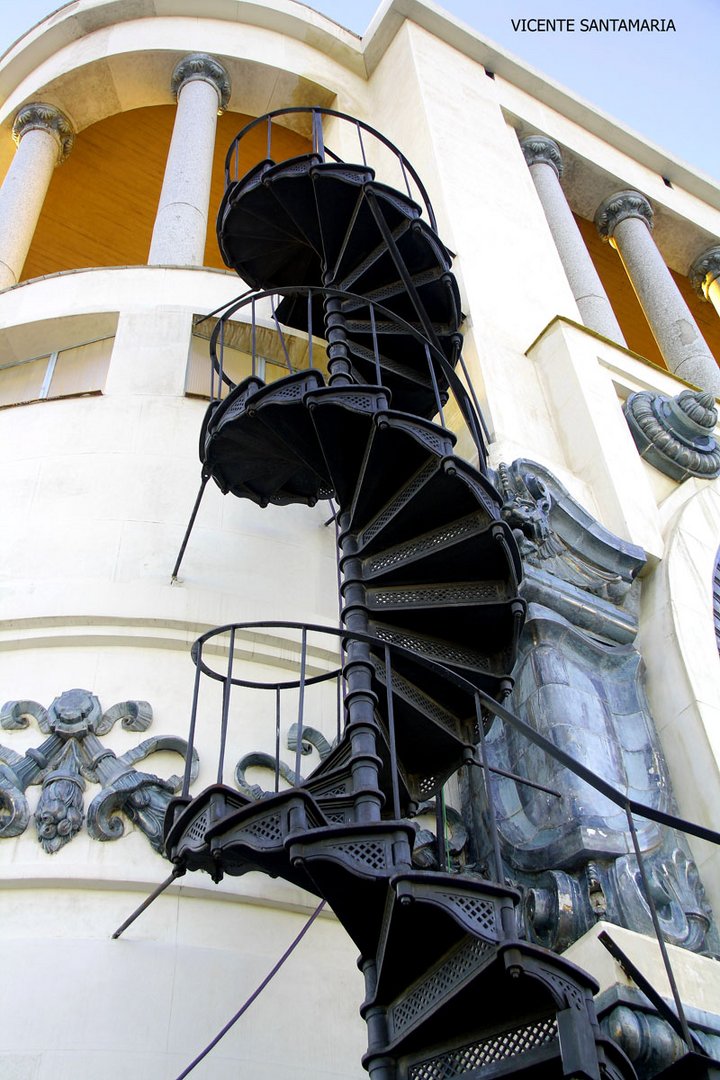 ESCALERA DE CARACOL (CIRCULO BELLAS ARTES)