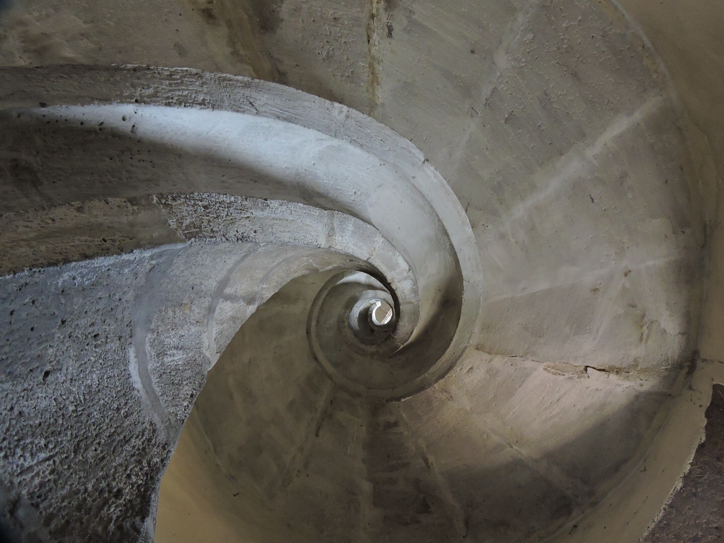 Escalera torre de iglesia