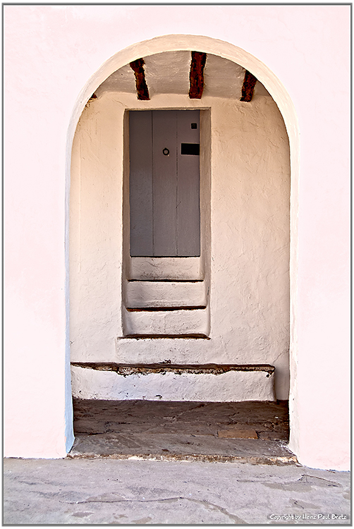 Escaleras hasta la puerta