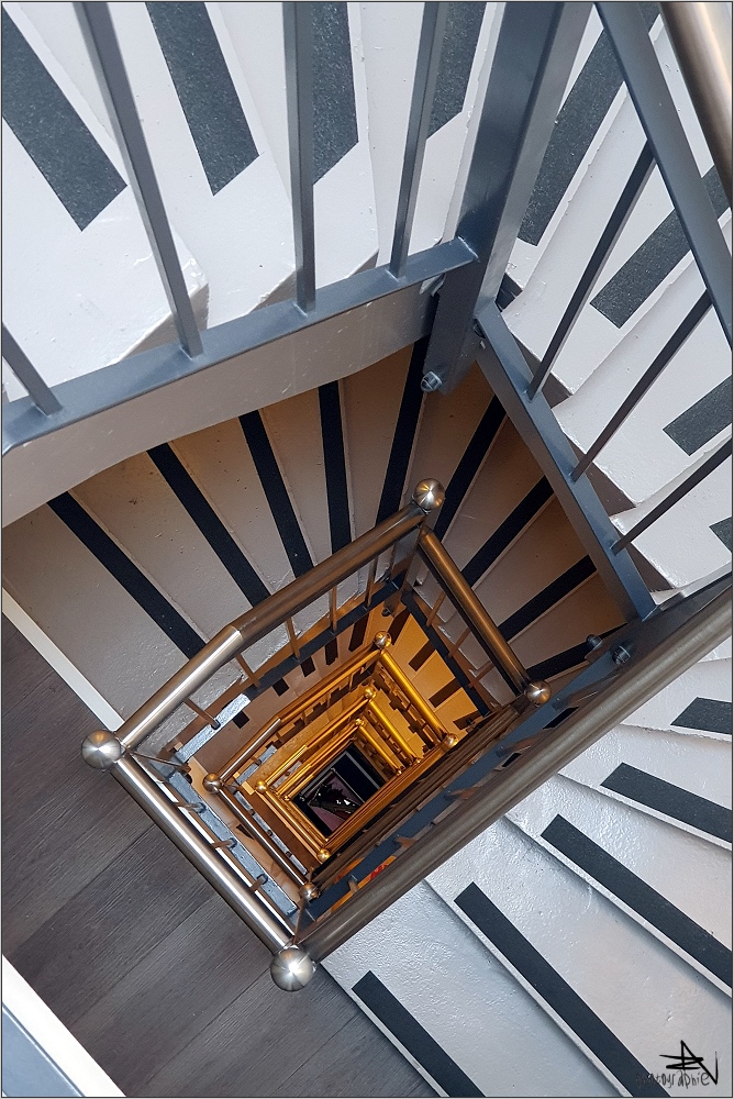 Escalier intérieur - Hôtel