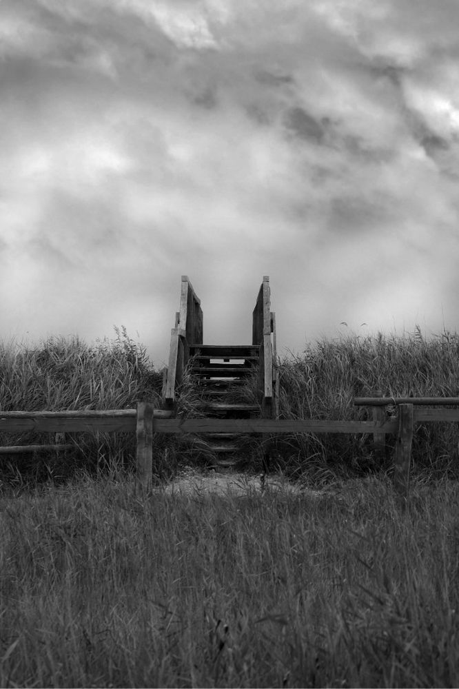 Escalier menant à la mer