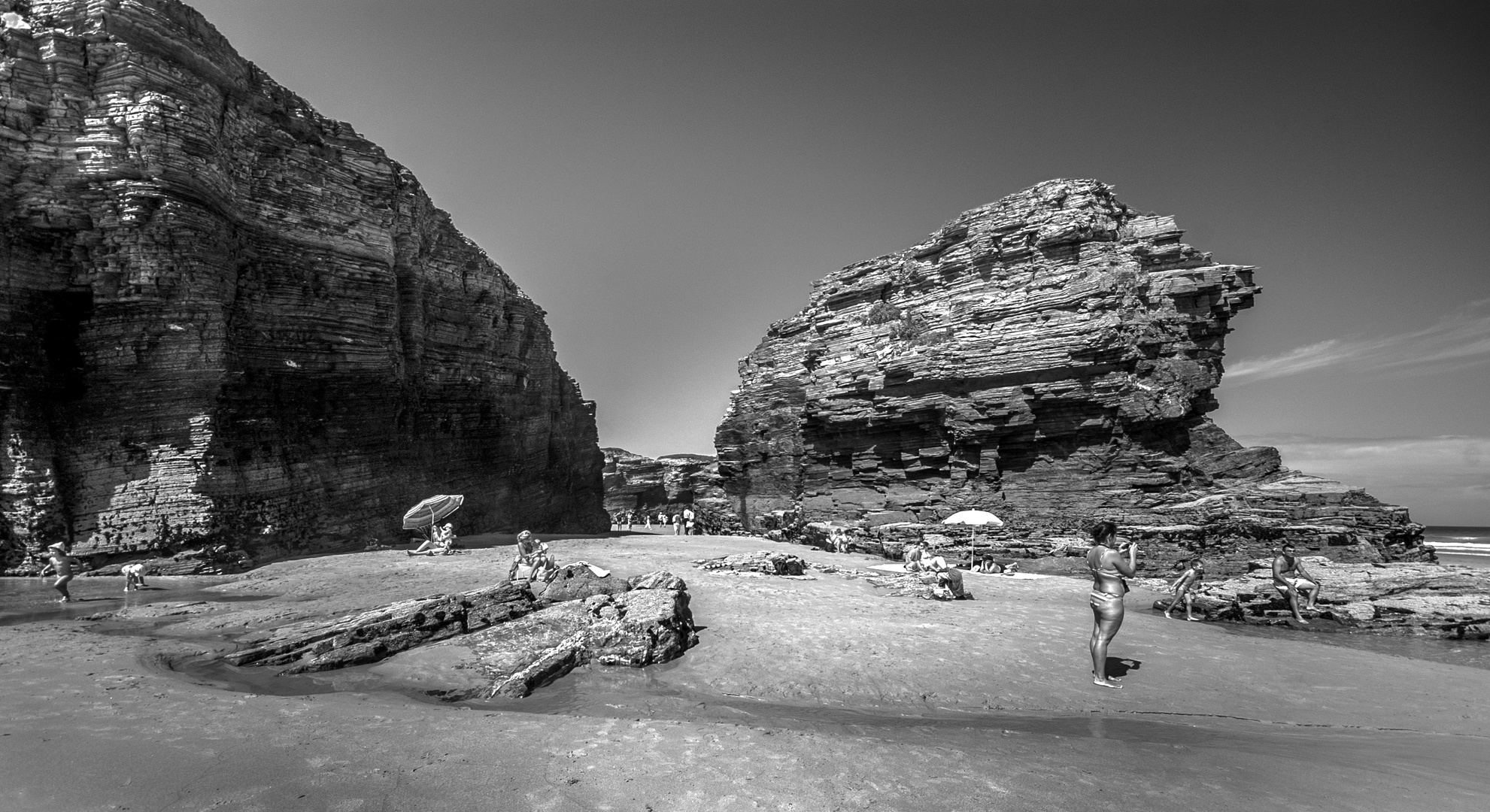 ESCENAS EN LA PLAYA DE LAS CATEDRALES.