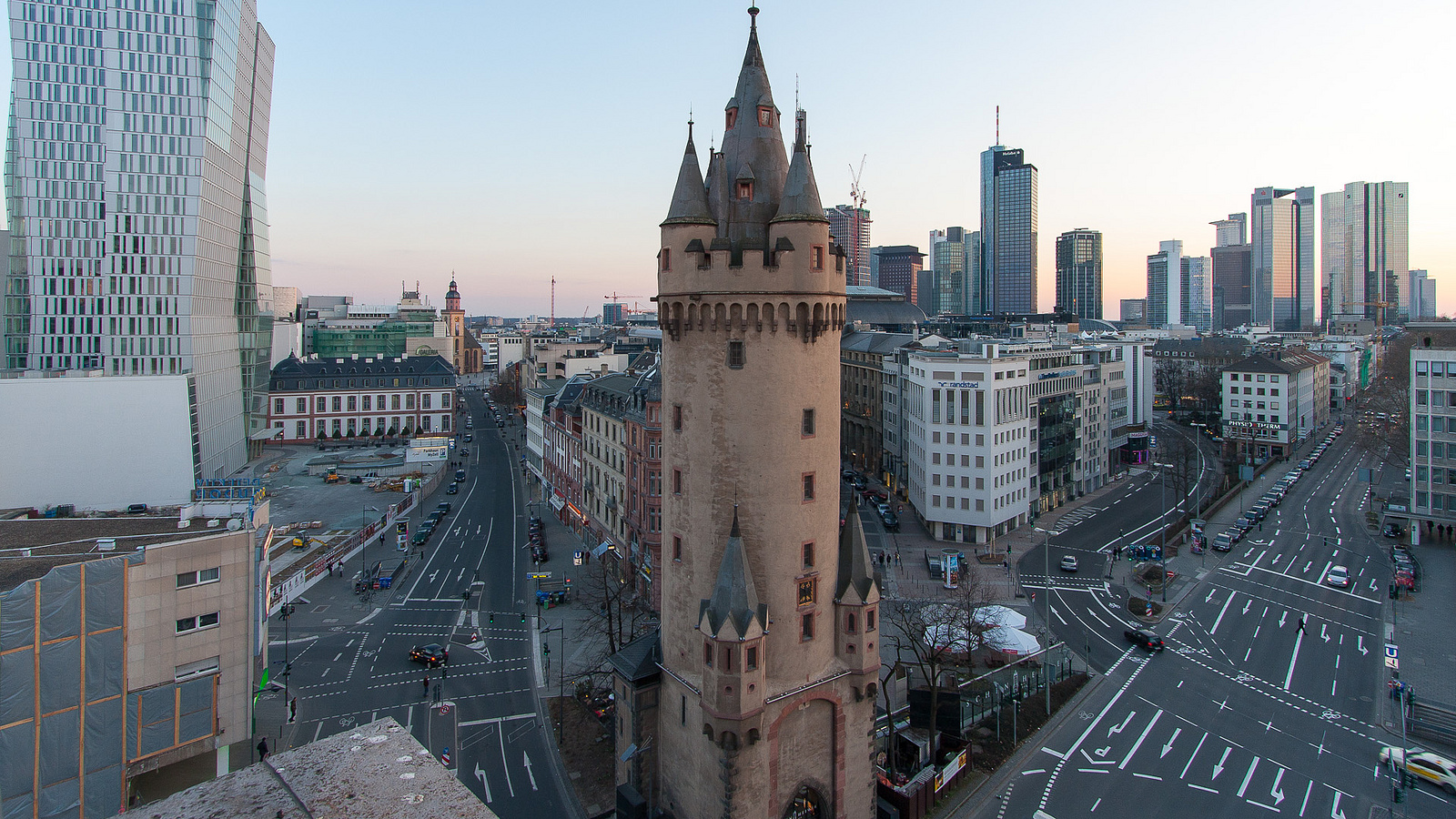 Eschenheimer Turm und Umgebung