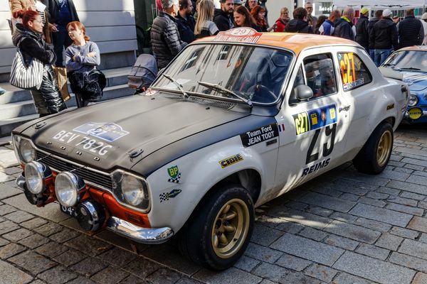 Escort "Hundeknochen"