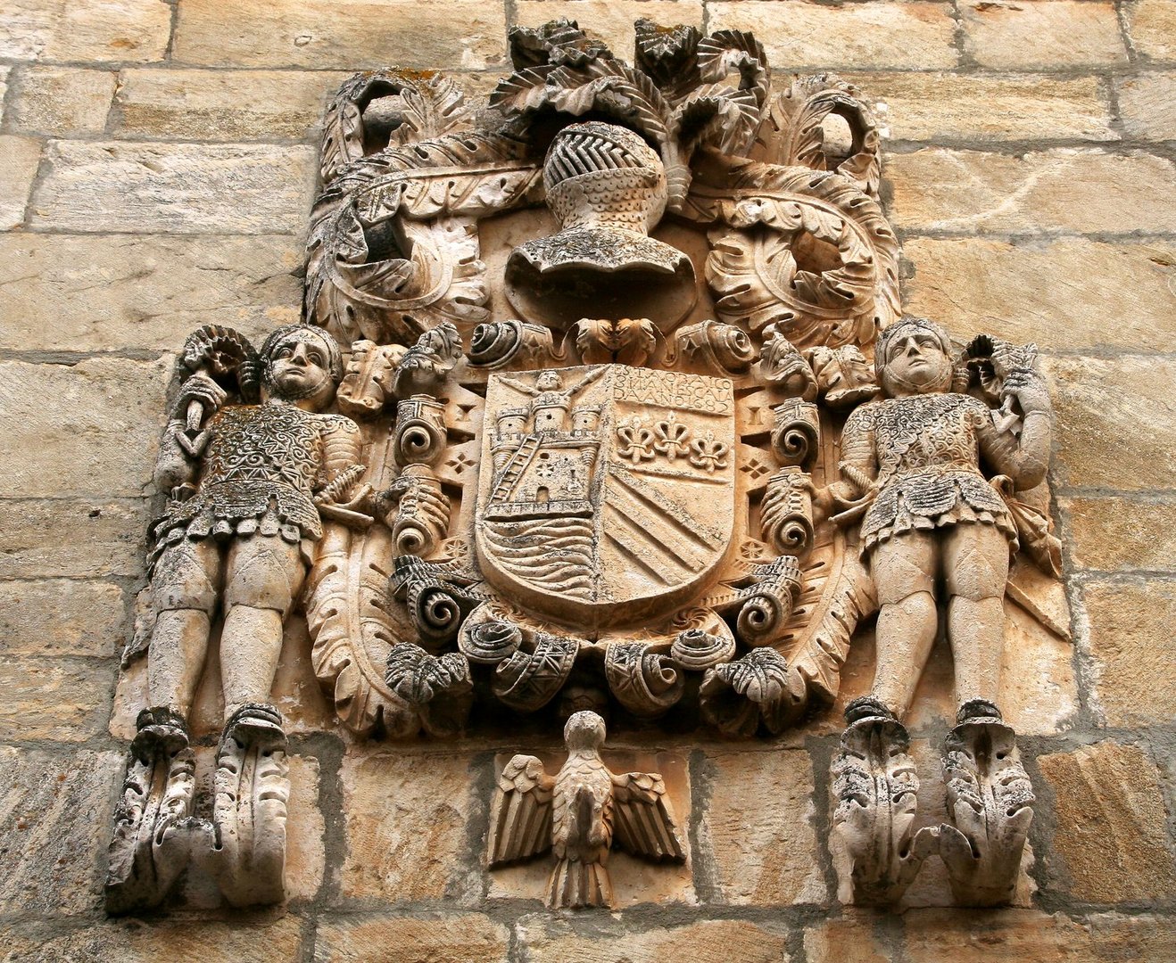 Escudo de una casa señorial en Pesquera del Ebro (Burgos)