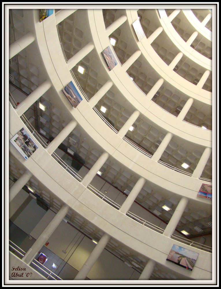 ESCUELA DE INGENIERÍA EN GRANADA