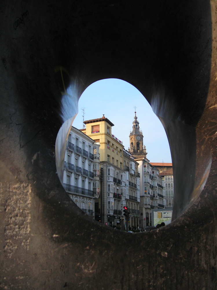 escultura de Ibarrola- gasteiz