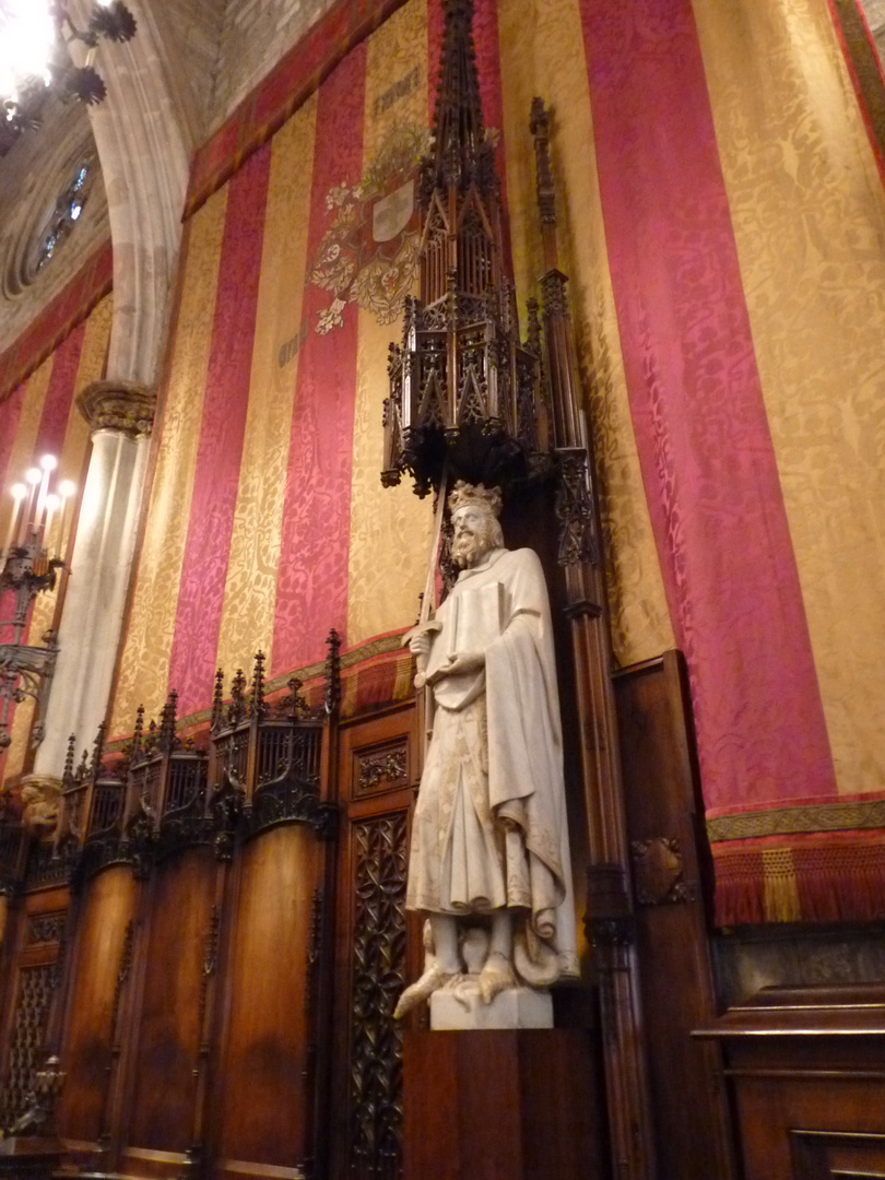 Escultura en el interior del Salòn Principal del Ayuntamiento.