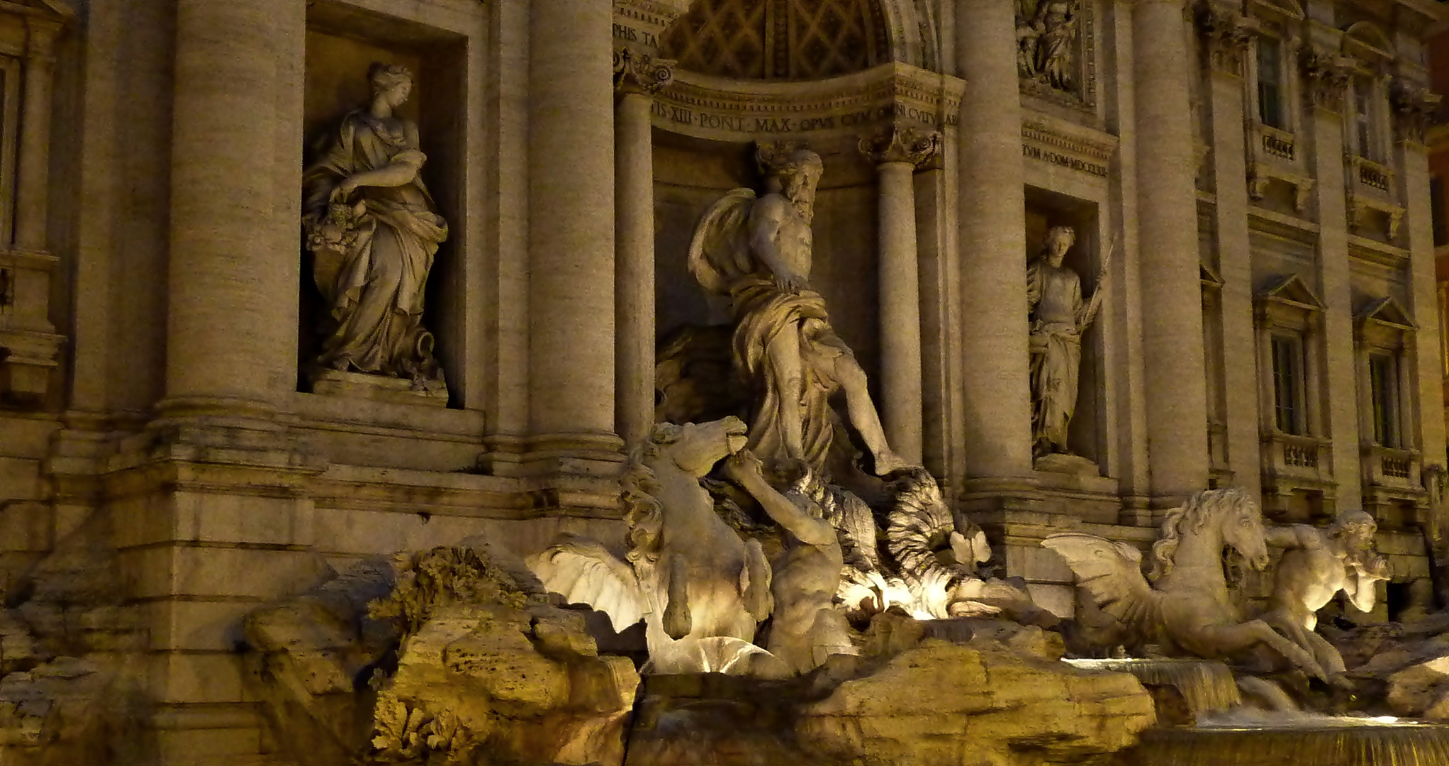 ESCULTURAS DE LA FONTANA DE TREVI *