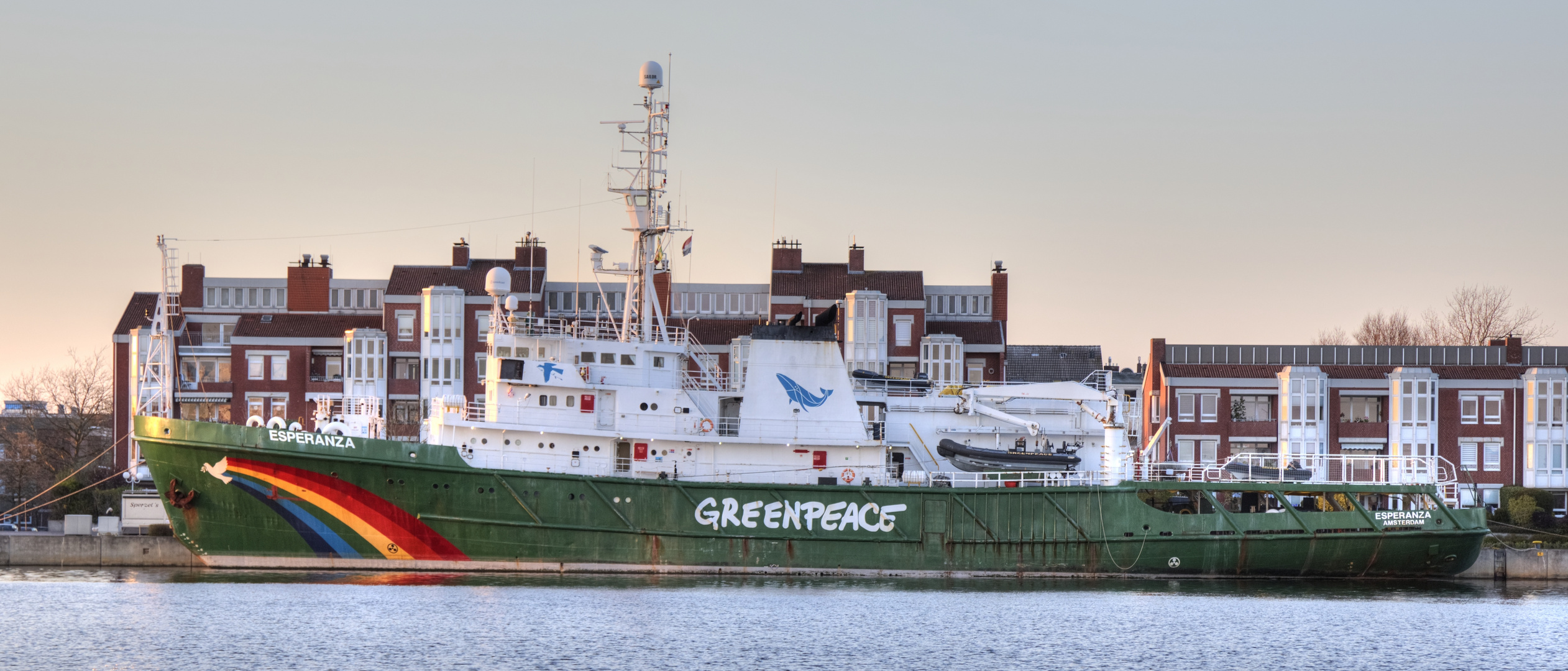 Esperanza ,Greenpeace