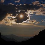 esplosione del sole sul  passo di roselend