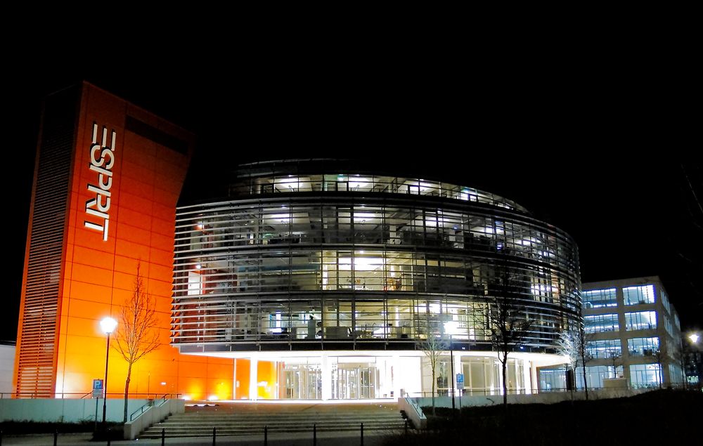 Esprit Zentrale In Ratingen Foto Bild Architektur Architektur Bei Nacht Ratingen Bilder Auf Fotocommunity