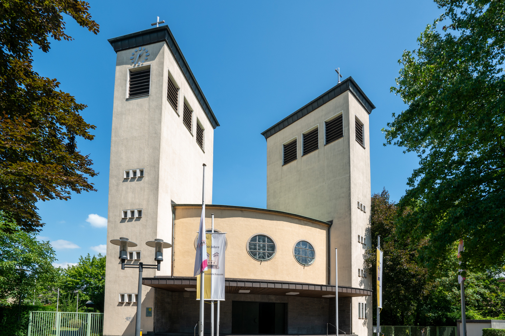 Essen Bochold St. Fronleichnam im Bauhausstil