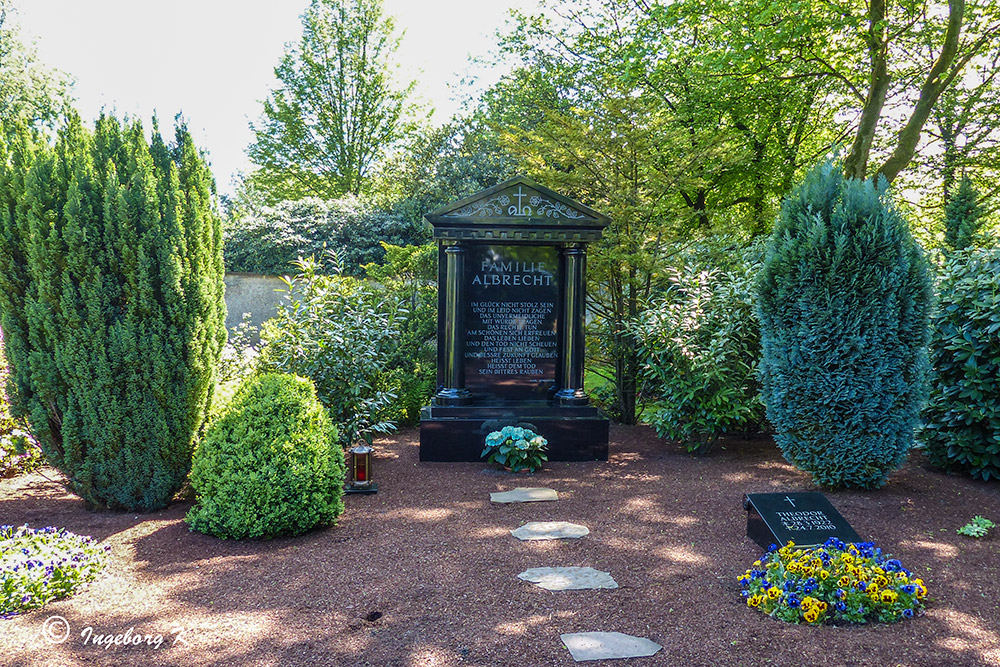Essen-Bredeney - Städt Friedhof - Familie Albrecht -