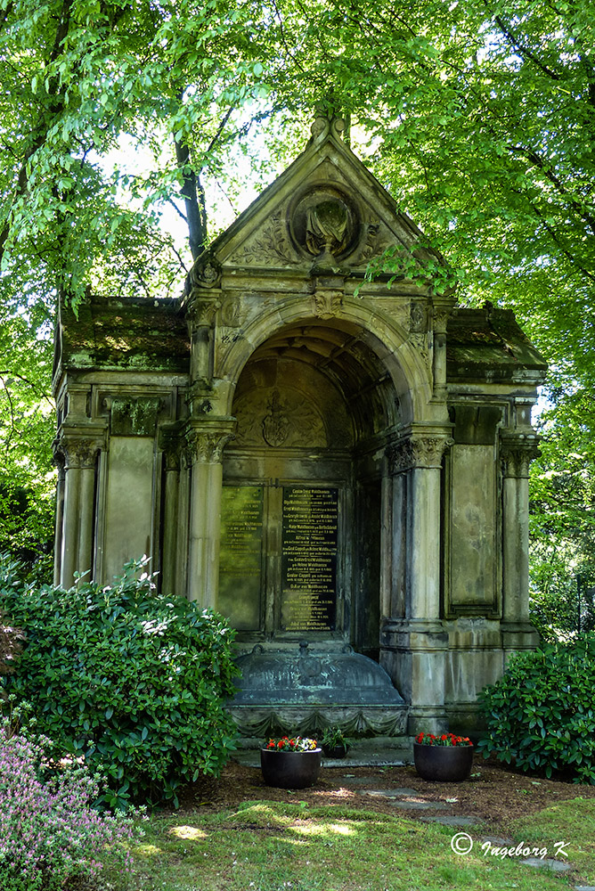 Essen-Bredeney - Städt Friedhof - Gruft von Waldthausen