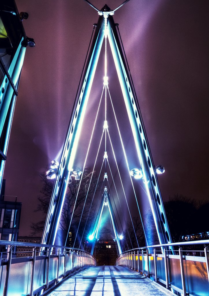 Essen Die Folkwang- Brücke / Serie Leuchtendes Ruhrgebiet