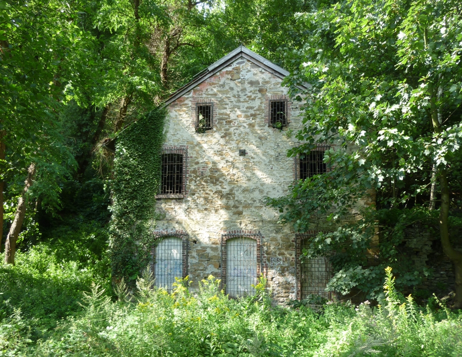 Essen Kulturhauptstadt 2010 - Fördermaschinenhaus der Zeche Hundsnocken in Essen