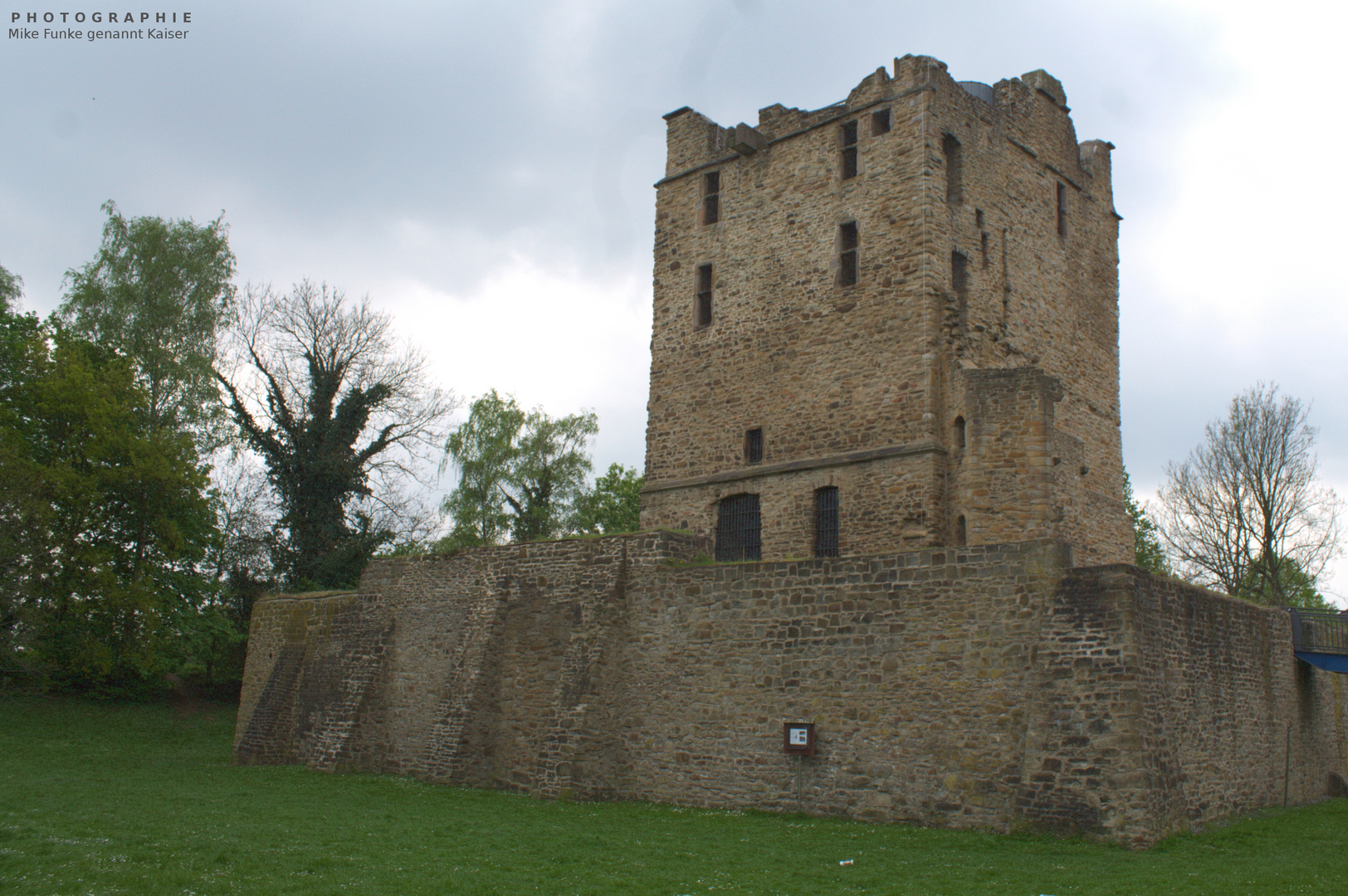 Essen - Ruine der Burg Altendorf 01