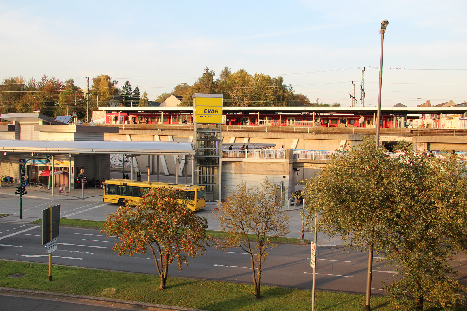 Essen Steele DB , Buß und Staßenbahn- Bahnhof