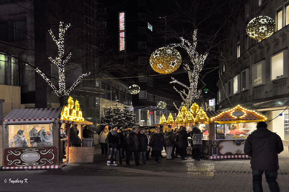 Essen - Weihnachtsarkt - Rathausstraße