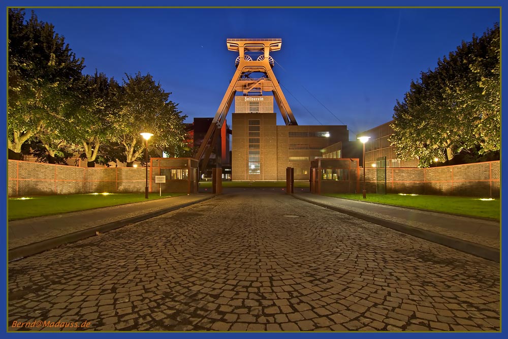 Essen: Zeche Zollverein (6) zur blauen Stunde