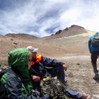 Essenspause beim Aufstieg zum Cerro de Azufre