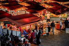 Essensstände auf dem Place Djemaa El Fna