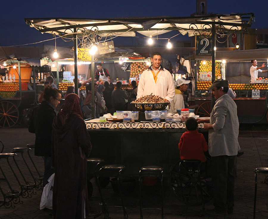 Essenstand auf dem Nachtmarkt