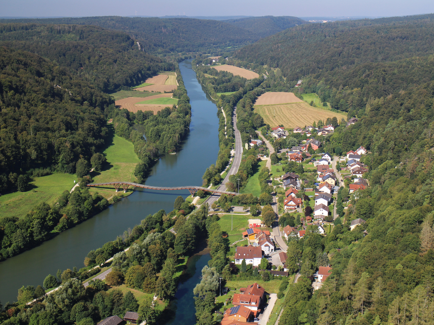 Essing im Altmühltal mit Holzbrücke