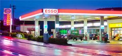Esso Tankstelle in Merzig Hilbringen in der blauen Stunde