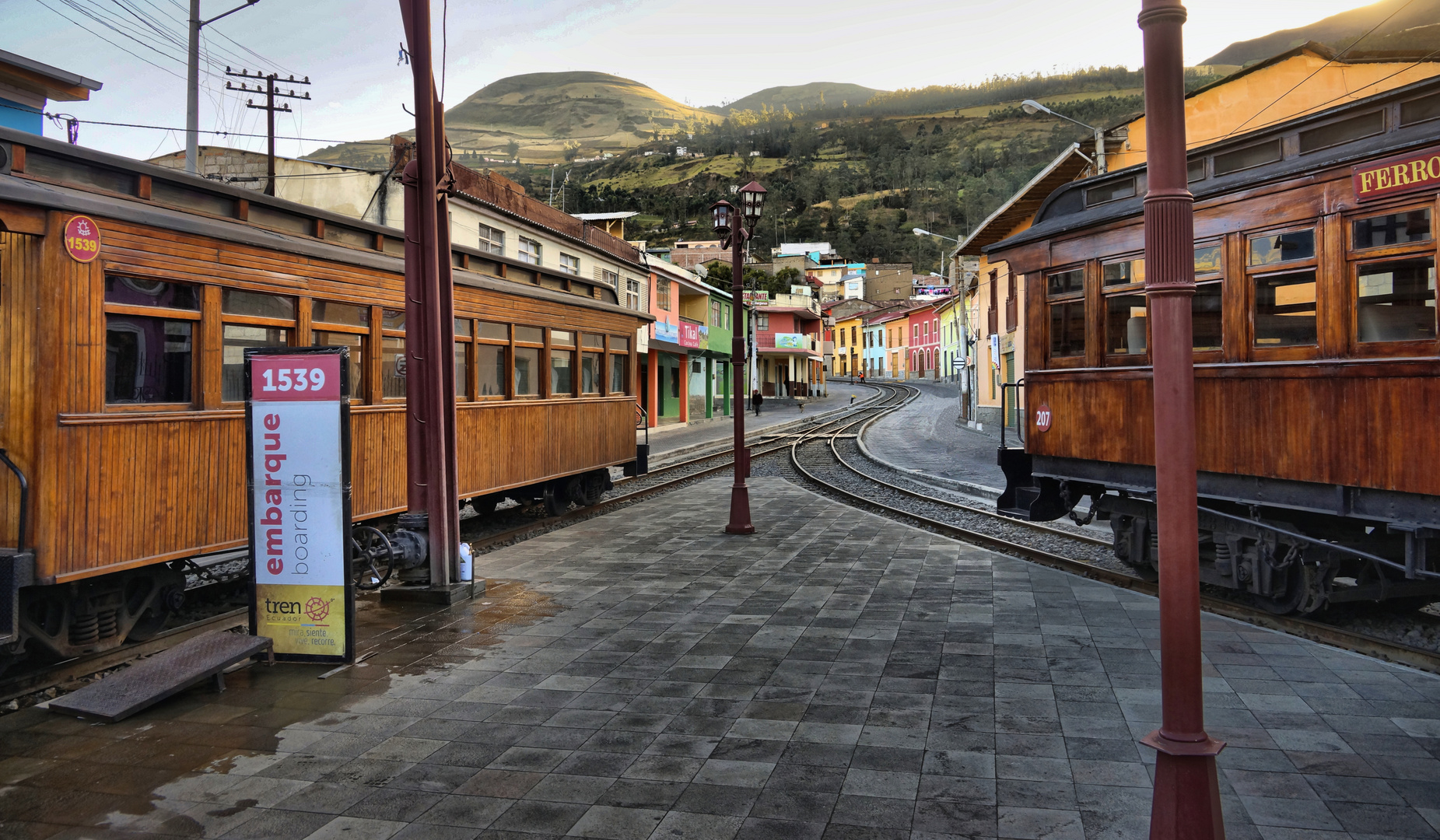 ESTACIÓN DEL TREN - ALAUSÍ