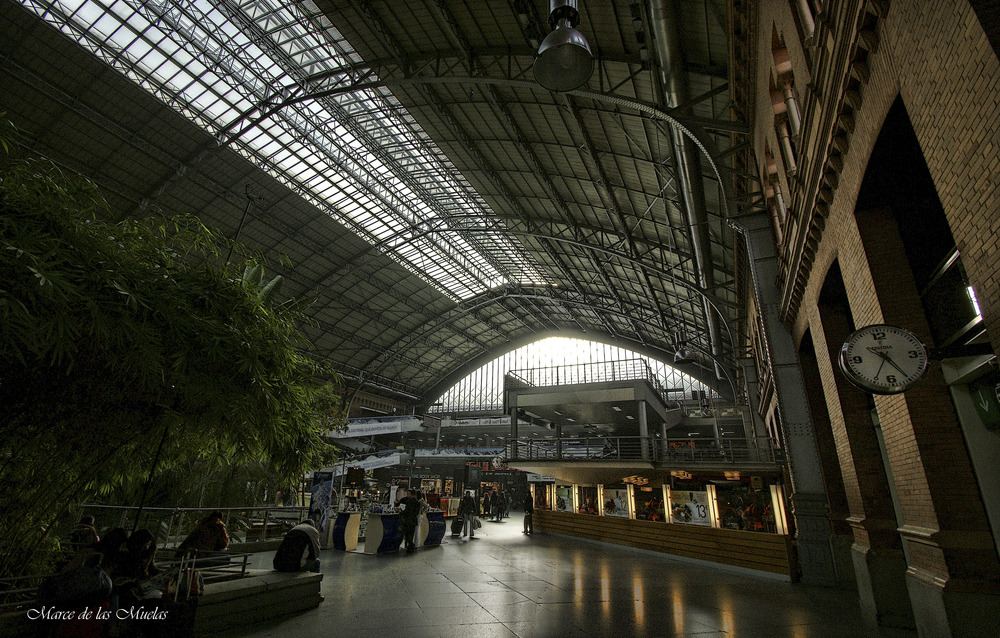 ...Estación de Atocha 2 en color...