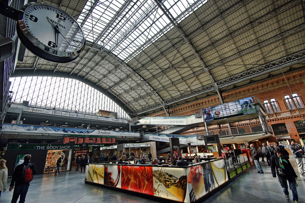 Estación de Atocha ...en color...Madrid. de  Marce de las Muelas