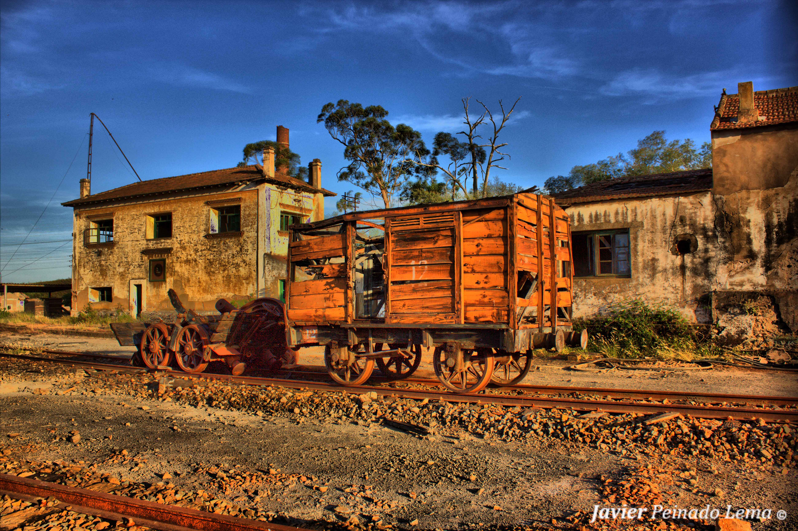 Estación ferrocarril abandonada