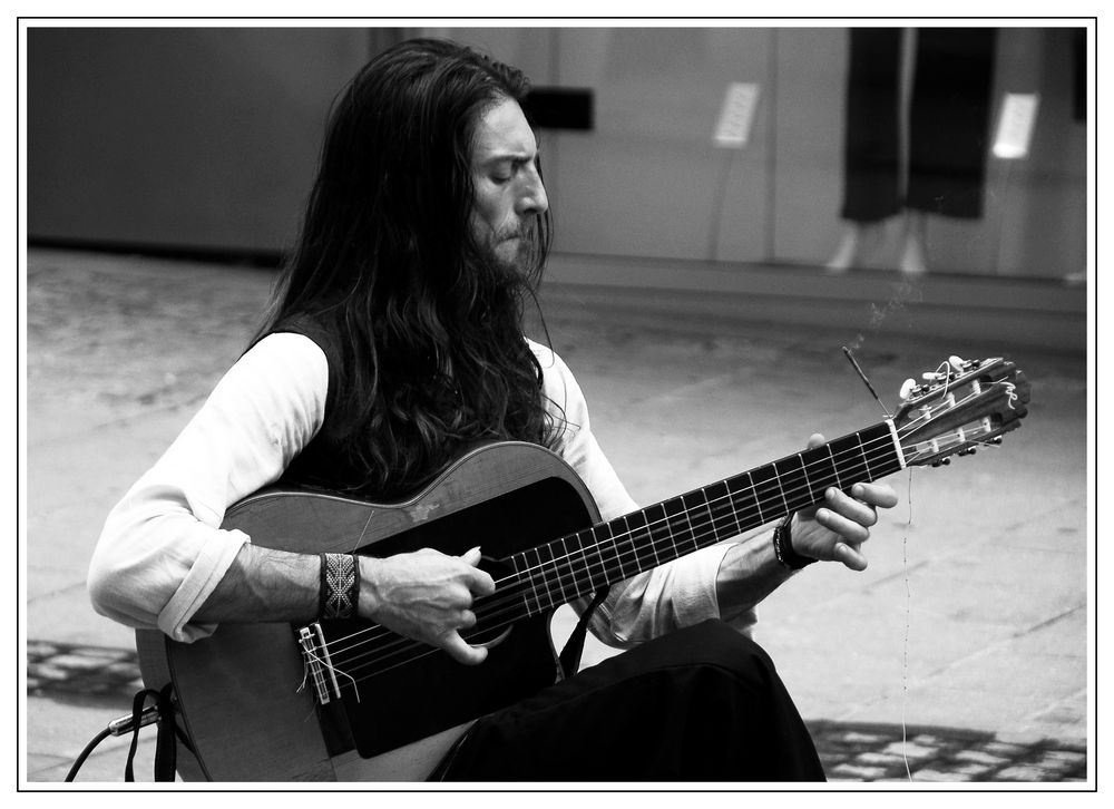 Estas Tonne