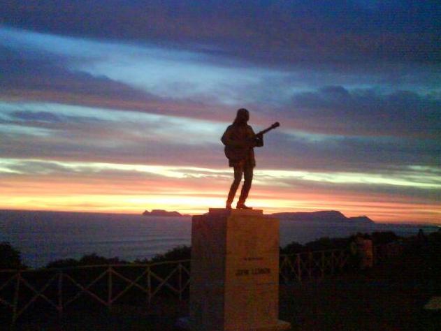 estatua de jhon lennon, magdalena del mar, lima