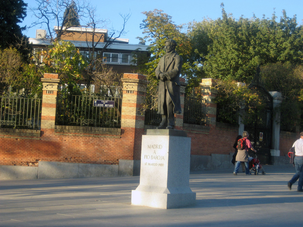 Estatua de Pío Baroja