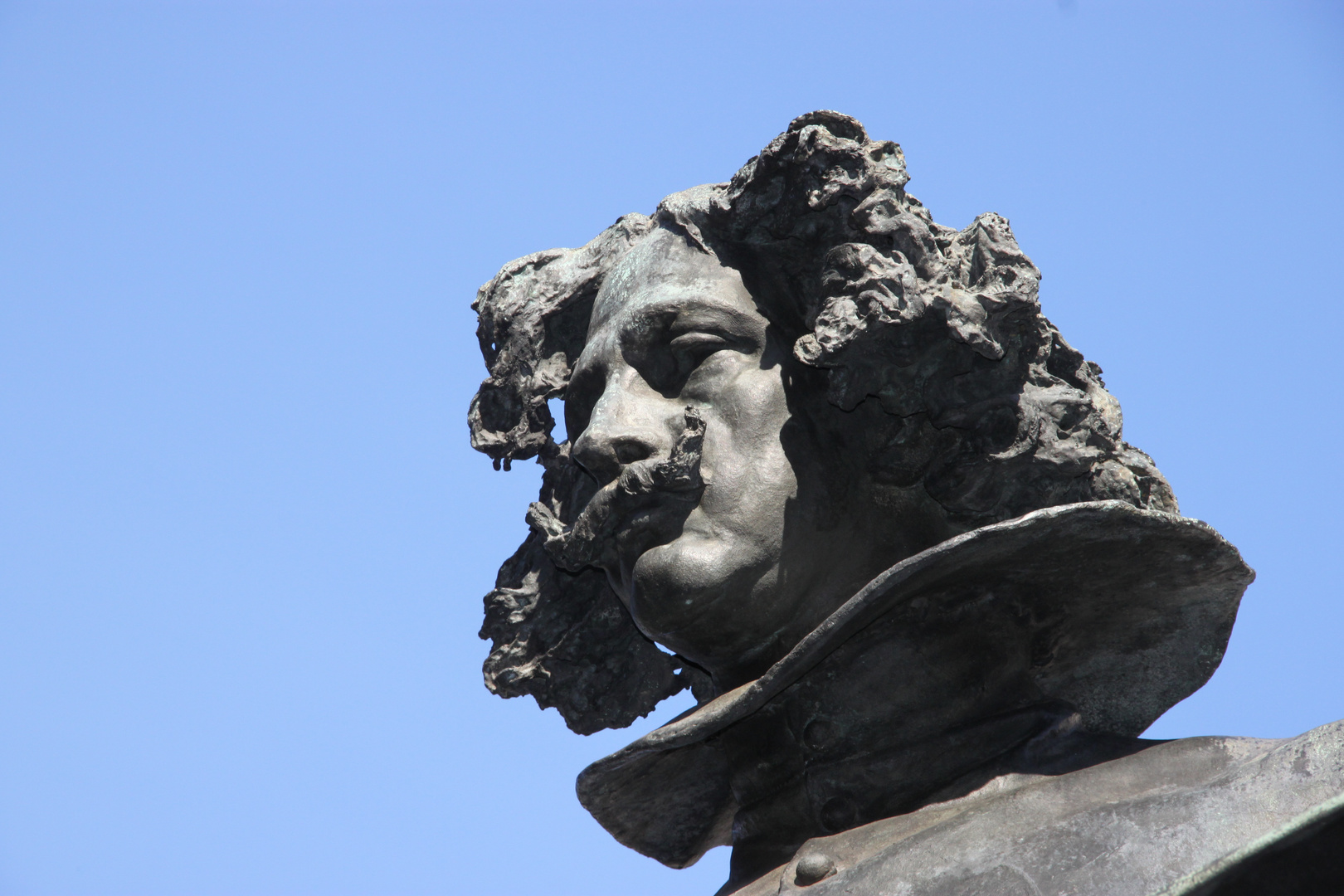 Estatua de Velázquez. 1 . Museo del Prado.