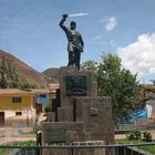 Estatua Heroe Nacional "Mariano Santos Mateo" - Lucre - Cusco