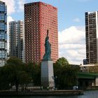 estatua libertad paris