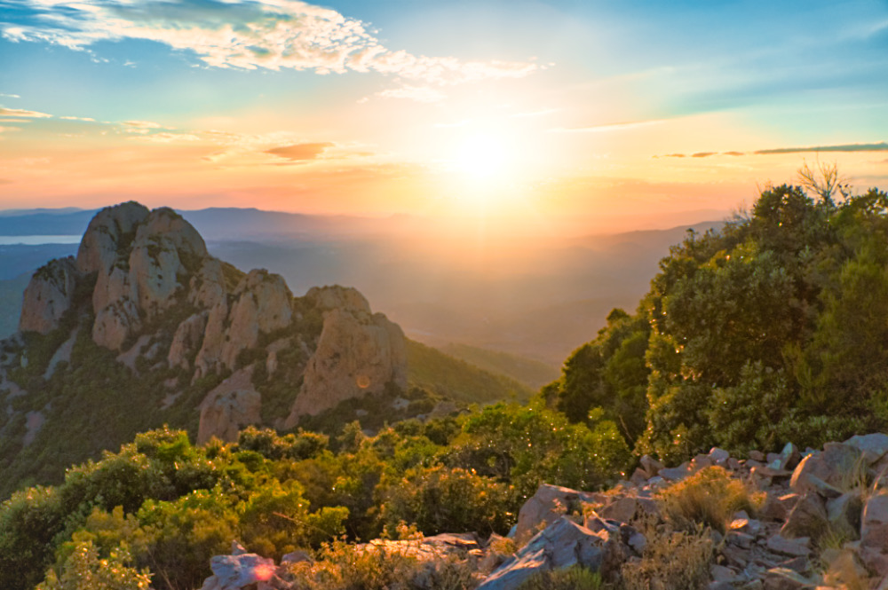 Esterel-Gebirge kuz vor Sonnenuntergang, fotografiert von...