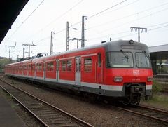 ET 420 (420 885 - 421 385 - 420 385) in Essen Hbf im Jahr 2003