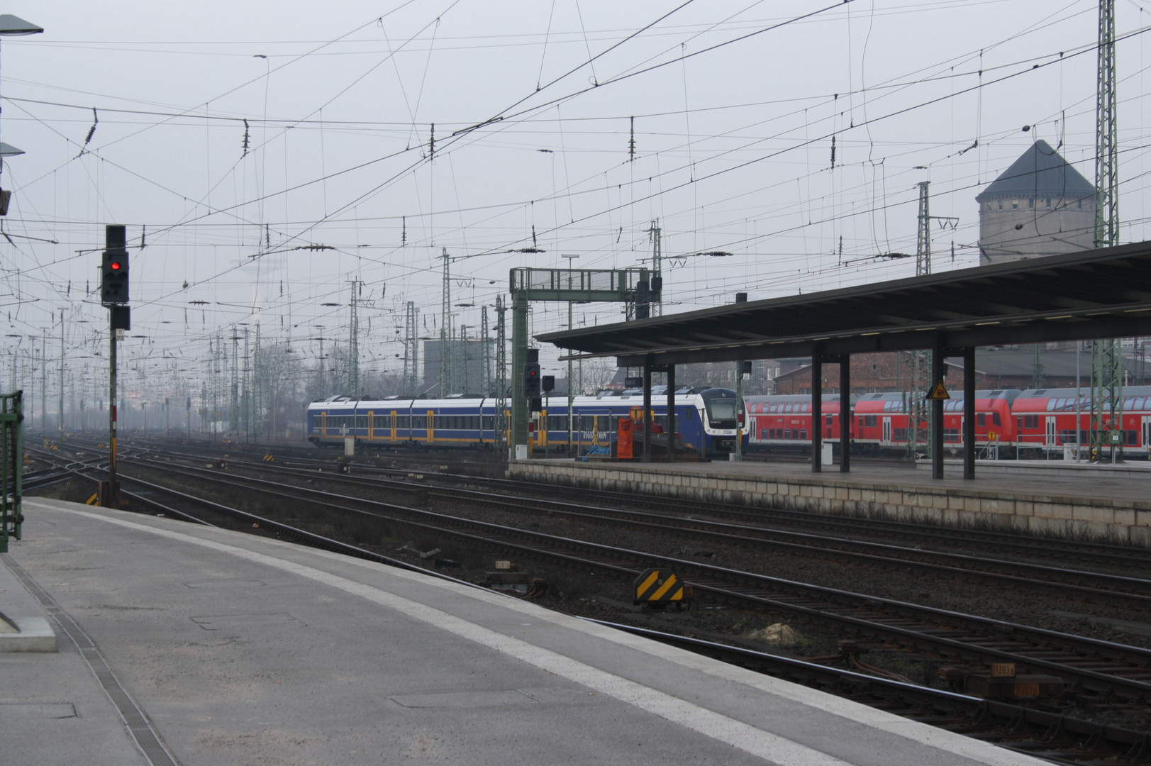 ET 440 NWB Ausfahrt Bremen HBF nach Bremerhaven-Lehe am 29.01.2011