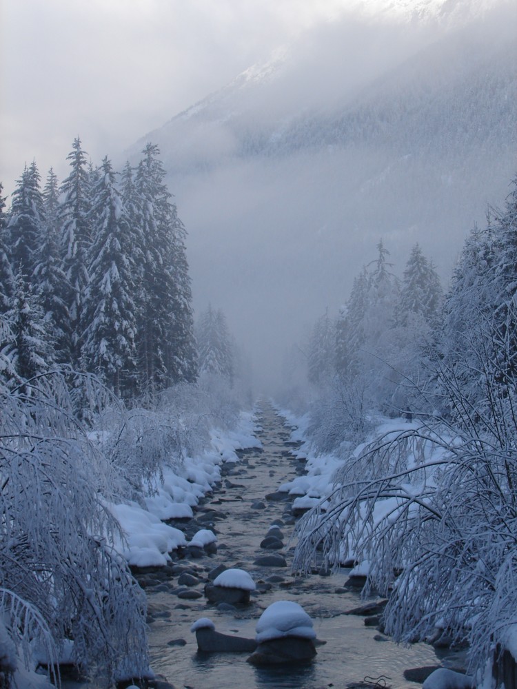 Et au fond coule une riviere ...