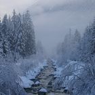 Et au fond coule une riviere ...