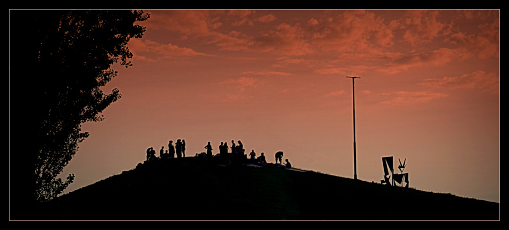 Et au loin sur la colline....